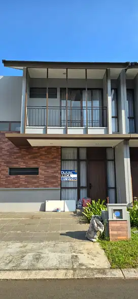Dijual rumah 2 lantai carport muat 2 lantai di Dakota - Suvarna Sutera