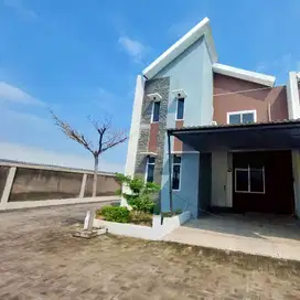 Rumah 2 Lt Full furnish di Cluster satpam dekat Hotel Alana Colomadu