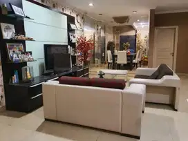 Rumah 3 Lantai Luas 8x20 160m2 Type 4+1KT di Cluster Florence PIK 1 Pa