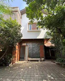Rumah secondary cipedak yang asri dan tenang
