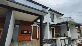 VILLA kota batu MODERN JAWA // 2 menit dari alun - alun kota batu