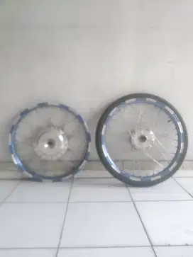 Velg Beat Ring 17 Akront Spain Two Tone (ada minus)
