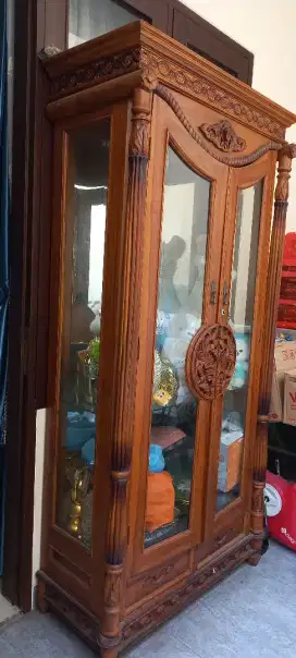 Lemari Pajangan Kayu Jati