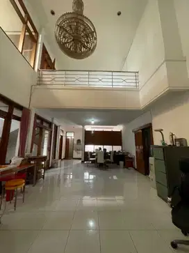Disewakan Rumah di Setra Murni Bandung, Mewah Kawasan Elit 2 lantai