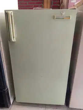 Kulkas 1 pintu bekas Mer Sharp ory atas & bawah dingin