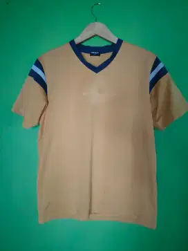 Jersey Uniqlo Kuning Model Casual