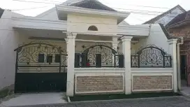 Dijual 
Rumah 1 Lantai Di Mojo Dekat Dharma Husada, Tengah Kota