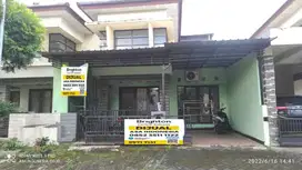 Rumah nyaman row jalan lebar dengan fasilitas lengkap di gedangan