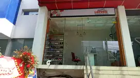 LOWONGAN KERJA – TEKNISI REPARASI SEPATU (PROFESIONAL)