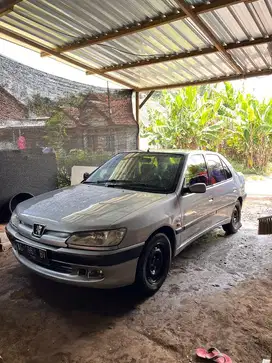 di jual mobil sedan peugeot 306 ST MT