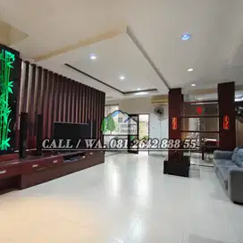 DIJUAL VILLA KOMP CEMARA ASRI JLN MERBAU