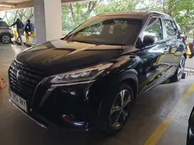 Nissan Kick E Power 2022 wrn Hitam