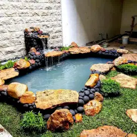 Kolam natural pond dan taman hijau