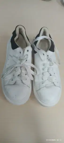 Sepatu Alexander MacQueen