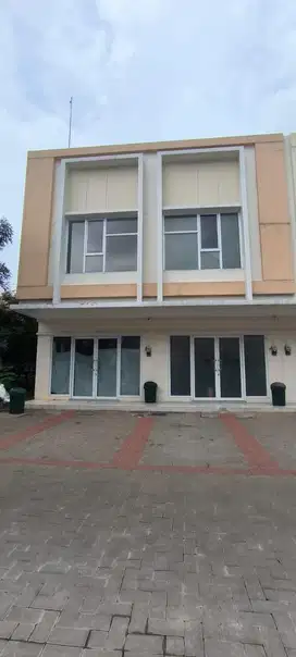 Di Sewakan Ruko Rapih Siap Huni di Pisa Grande Gading Serpong