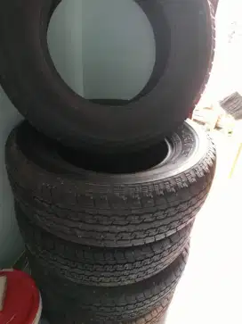 Dijual Ban Bridgestone 245/70/Ring 16