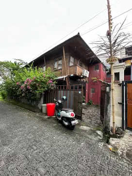 Dijual rumah wooden house central berawa jalan semat canggu bali