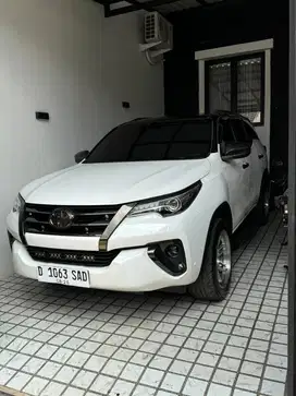 di jual fortuner VRZ 2016 putih.spek cumi tipis