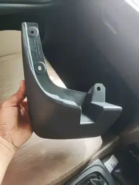 Mudguard lumpur depan avanza 2014 up