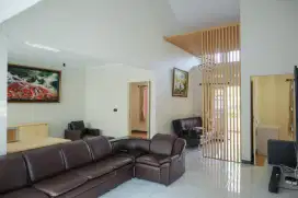 DISEWAKAN RUMAH KOTA BARU PARAHYANGAN MEWAH SIAP HUNI