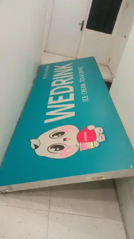 Neon Box outdoor