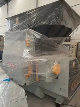 Mesin shredder/penghancur plastik