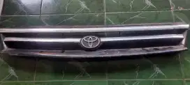 Griil Toyota starlet kapsul Th.93 Oryginal