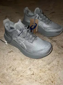 Sepatu Asics Gel Nimbus 27 (BARU BELUM PERNAH DIPAKAI)