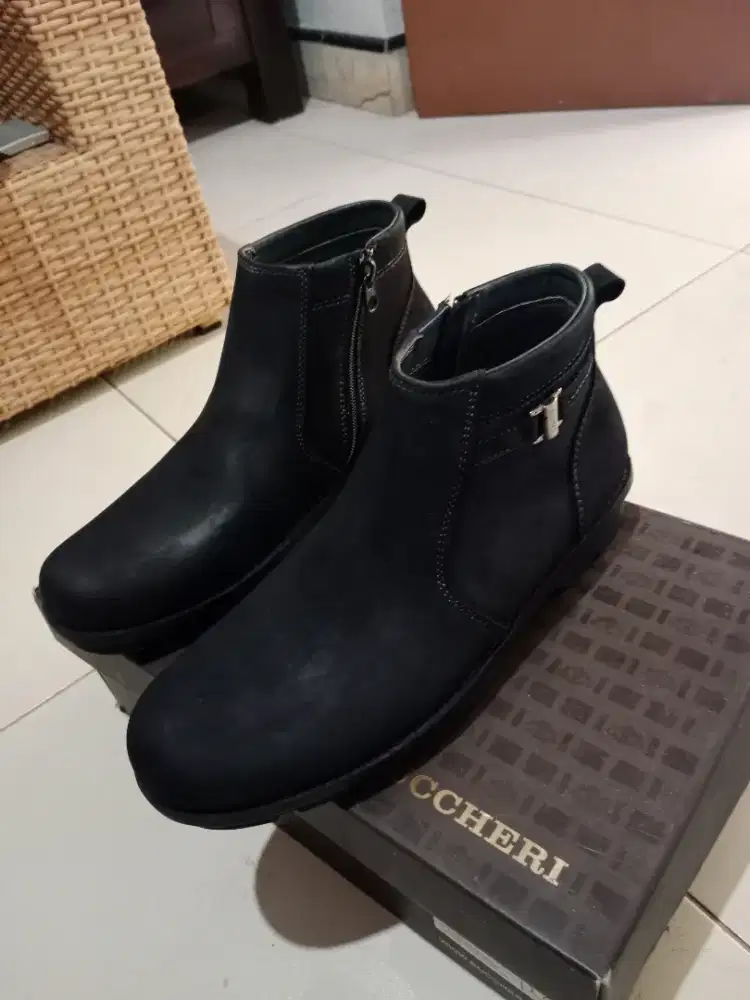 Sepatu kulit merk Buccheri