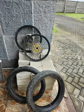 Velg rossi hitam tromol setara jupiter ex dipakai ninja rr superkips