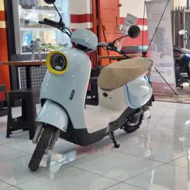 SELIS VESPA PALING LARIS SE-INDONESIA EXOTIC VARILUX PRO