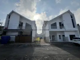 Rumah Baru 2 Lantai Murah di Taruna Wage Taman Waru