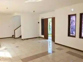 JUAL RUMAH TINGGAL TERAWAT 2 LANTAI DI MEKAR WANGI BANDUNG