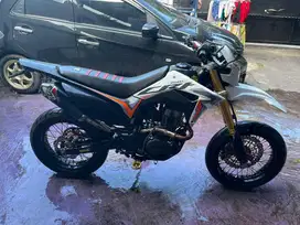 Jual CRF 150 L warna Hitam Tahun 2020 Supermoto