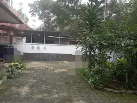 JUAL RUMAH ASRI 2 LT PUSAT KOTA DI JL.PURNAWARMAN BANDUNG