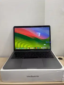 Macbook air 2019 8/128 Space grey ibox