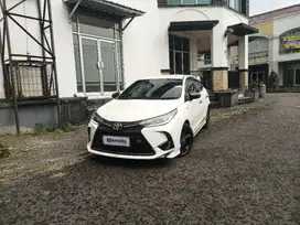 KM Rendah - TOYOTA YARIS 1.5 S GR SPORT BENSIN A/T 2023 PUTIH