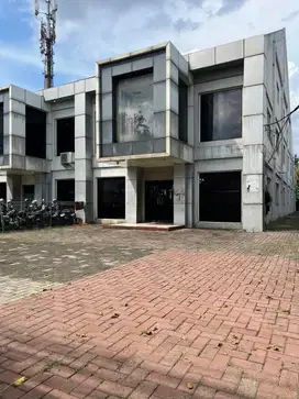 Disewakan ruko 3 lantai di kawasan kemang jakarta selatan