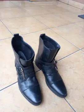 SEPATU MILLENIAL WANITA PULL & BEAR