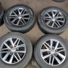 Velg original Toyota Fortuner vrz ring 18 pcd 6x139,7 ban 265/60 R18