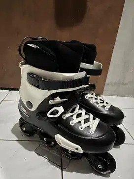 Sepatu roda merk Zoom 80