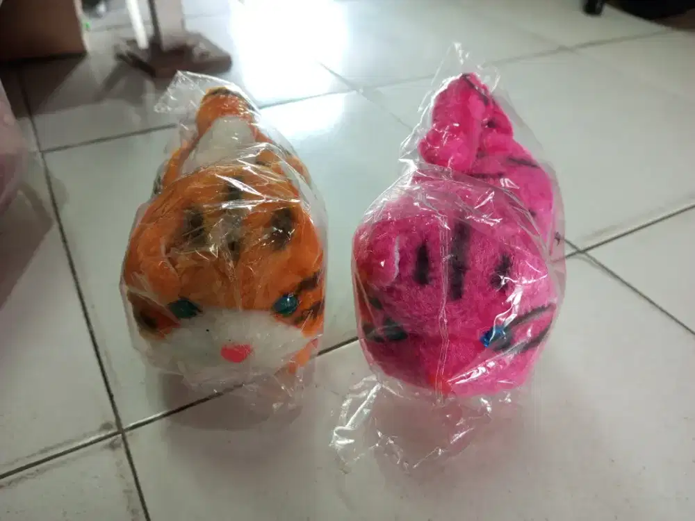 Mainan anak kucing baterai