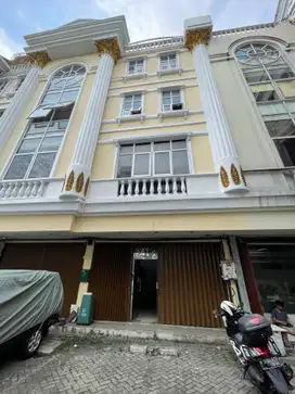 Disewakan Ruko Gandeng 4 lantai Cocok untuk office Rukan Crown Palace