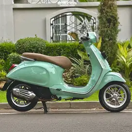 Piaggio Vespa Primavera ABS IGET LED Tahun 2021 warna GREEN RELAX