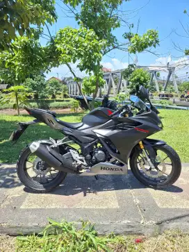 HONDA CBR 150 R TAHUN 2021 mulus