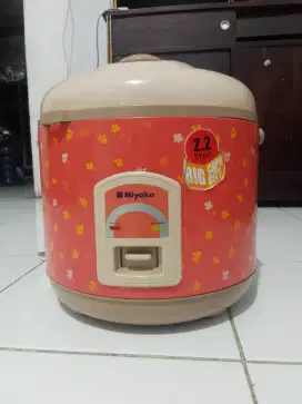 Rice Cooker 2.2 liter