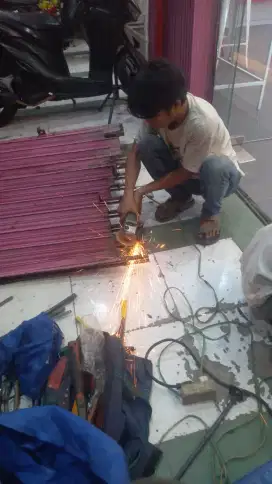Tukang spesialis benerin pintu rolling door folding gate panggilan