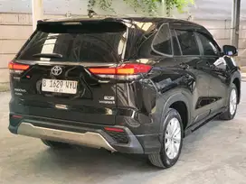 Toyota Zenix 2.0 V HV Modelista Hybrid AT 2023 Hitam PREMIUM B1629WYU