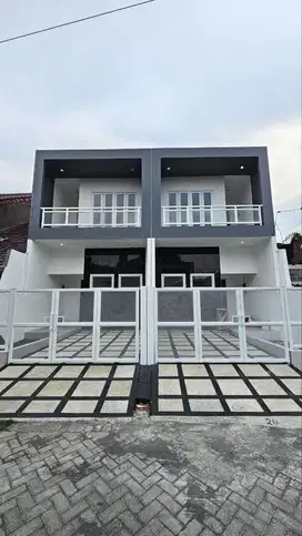 Dekat Ubaya! Rumah Baru Gress Tenggilis Atap Full Galvalum