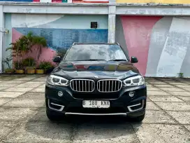 (Dp 0) Bmw X5 xdrive 3.5i. tahun 2017. Hitam. Low km. Perfect cond